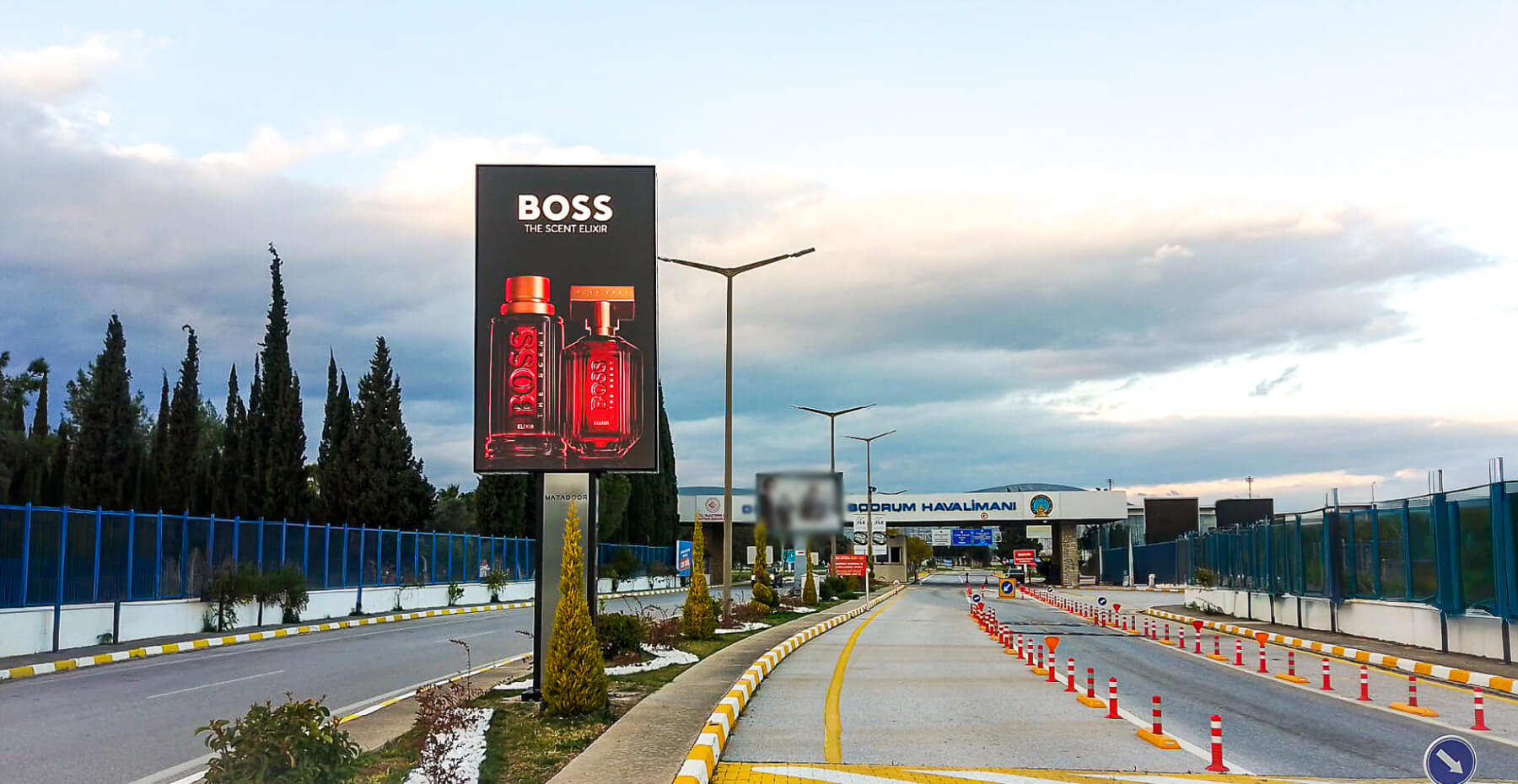 Matador Urunler Airport Digital Advertising Slider D